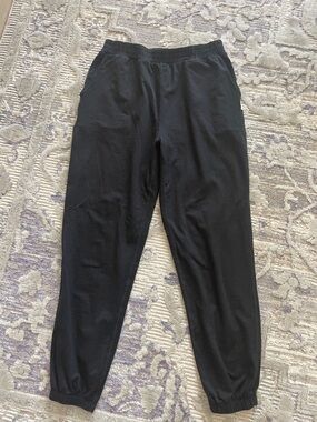 Vuori Black Jogger Pants - Comfortable Everyday Fit